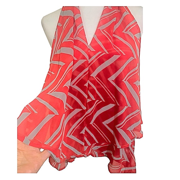 LOILA Blouse  V-Neck Halter Top Low Back Layers Geometric Print Blouse Size S - Picture 4 of 8